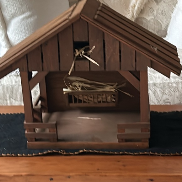 Nativity Stable - Picture 2 of 5